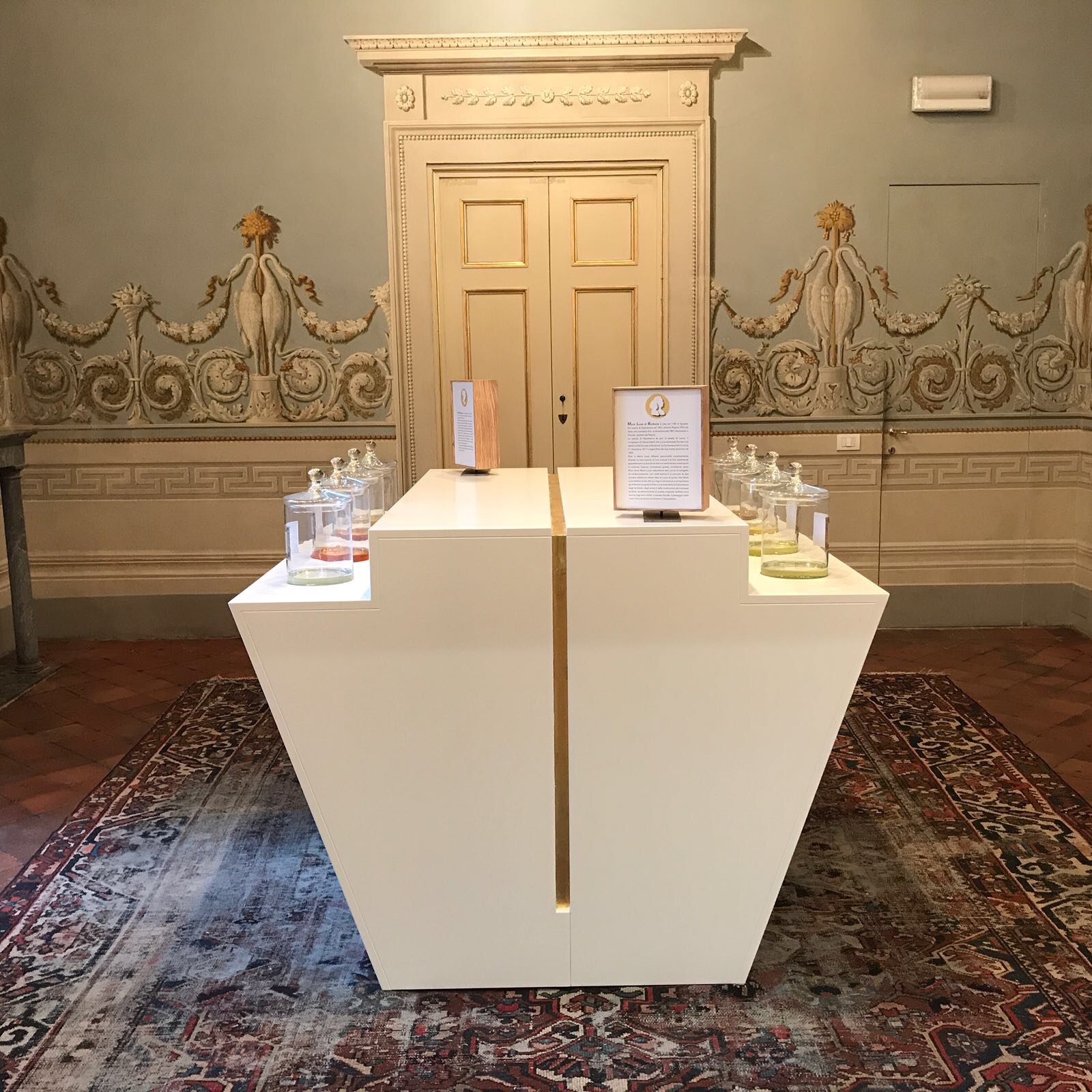 Some perfumes shown in the exhibit "Il Naso e la Storia" - Elisa's Theater