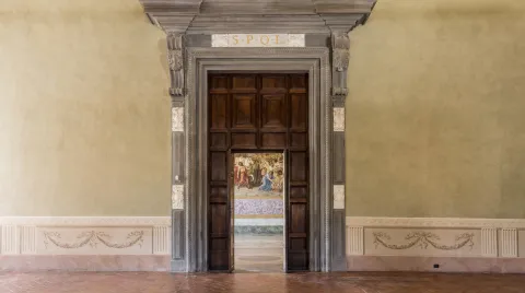 Portale della Sala degli Staffieri