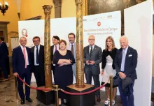 Restauro delle due colonne del teatrino di Elisa