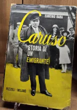 Navi di Carta-Locandina Raffigurante la copertina del libro sulla vita del Tenore Enrico Caruso.