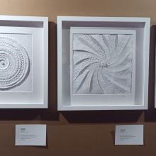 Quadri con effetti geometrici tridimensionali- artista Ann Lines- Regno Unito