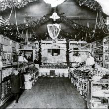 Interno di un negozio, USA 1908 circa